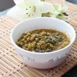 Dry green peas curry